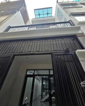 bán nhà tứ liên _tây hồ ô tô đỗ cổng. gần trung tâm hồ tây,ba đình...