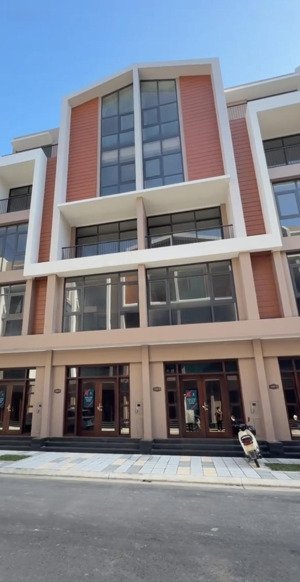 chính chủ bán cắt lỗ gửi bán căn liền kề ánh dương 80m giá 11.3 tỷ hướng đông nam