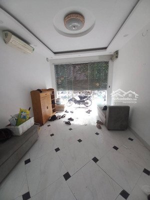 lô góc 2 thoáng trục chính kiến hưng ô tô vòng quanh kinh doanh đỉnh