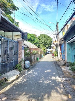 bán nr tại quốc lộ 1, linh xuân, thủ đức, 6,2 tỷ, 131m2, chính chủ giá tốt