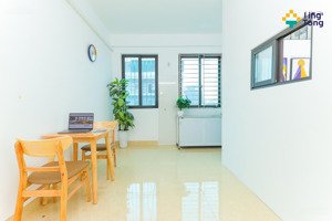 phòng 1k1n ban công thoáng - 50m mặt đường lớn - ngay sân bóng yên xá , okono mở 24/7