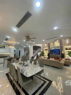 biệt thự cao cấp viên kim cương sáng giữa lòng hòa xuân