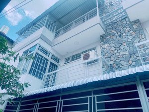 nhà đẹp-120m2-3 tầng-phạm văn đồng-hiệp bình chánh- gigamail,ngang 6m hiếm.