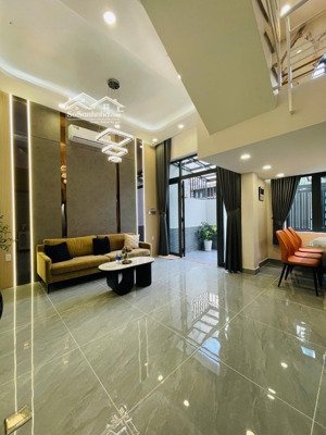 bán nhà 4 tầng - ngang 6m - 4 phòng ngủ - ngay nguyên hồng p.1 - 61m2 - nhỉnh 8 tỷ lh:0703171015