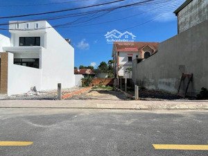 cần bán đất ngay vinhome củ chi , bv xuyên á giáp ranh với hóc môn.