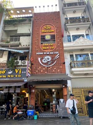 Mặt tiền 227 Trần Hưng Đạo, Phường Cầu Ông Lãnh, Quận 1 DT 3,8x22m 4 tầng BTCT HĐT 60tr, giá 50 tỷ