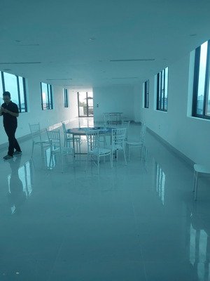 cho thuê văn phòng mặt phố lò đúc dt 185m2 giá 35 tr/th, nhà mới, có thang máy.