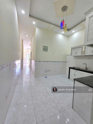 bán nhà giá rẻ, mt công viên, phòng ngủ dưới, kdc gần chợ phú phong 200m, p.bình chuẩn, tp.thuận an