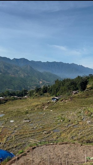 gần 2.000m2 mường hoa có nhà sàn mới 300m2 thổ cư diện tích: gần 2.000m2