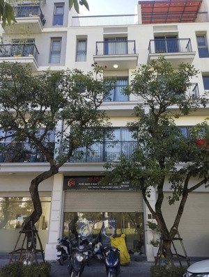 cho thuê nhà liền kề kđt văn khê, hà đông. dt 85m2, 5 tầng, mt 5m, đầy đủ đh, nl, giá 26 tr/th