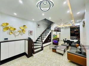 quá hợp lý. nhà dân xây hoàng hoa thám, ngõ ba gác, thông tứ tung, cực gần hồ tây, dân trí, ở thích