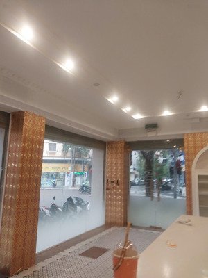 cho thuê nhà mặt phố lê văn hưu dt 80 m2 x 7,5 tầng, mt 15m, nhà lô góc ngô thì nhậm.