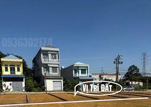 chính chủ bán đất gần sát thị trấn dt60m2 tiện ích đầy đủ có thể kinh doanh , gần trường chợ uỷ ban