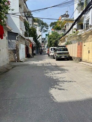 nhà nát - bán đất tặng nhà trần quang diệu, 58m2, nở hậu, sát hẻm ô tô