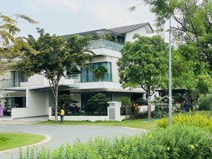 chính chủ bán nhanh nhà giá 7,55 tỷ nhà 1 trệt 2 lầu tại eco xuân bình dương