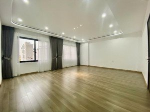 bán nhà 6 tầng full nội thất tại ngọc lâm long biên