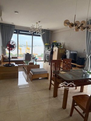 chính chủ bán căn góc 3pn2wc luxgarden 110m2 view sông mát mẻ sổ sẵn công chứng ngay