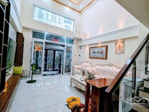 bán nhà 4 tầng hẻm xe hơi phú mỹ quận 7 diện tích: 5 x 16 (80m2) kết cấu: trệt, lửng, 1 lầu, mái