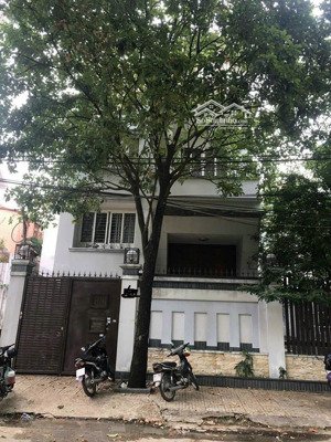 biệt thự khu trung sơn, đ/d công viên, dt 10x20m, trệt 2 lầu sân thượng, sổ hồng, giá chỉ 35 tỷ