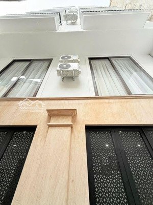 căn nhà đẹp, sang trọng tây hồ. nhà sát oto tránh. 7 tầng thang máy x 50m, giá 11.6 tỷ.