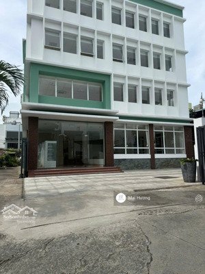 cho thuê tòa nhà đường trường chinh tân bình. ngang lớn 15m, 4 tầng, giá chỉ 200tr/tháng