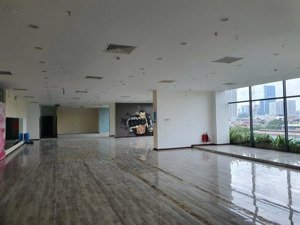 cho thuê 1000m siêu sàn giá gây choáng tại tố hữu