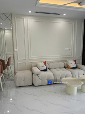 gia đình cần bán ch 2n - 1wc, 55m2 tòa a14. tầng trung bc thoáng, nhà sẵn đồ ở ngay. sổ đỏ giá 5 t