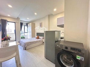 cho thuê chdv mới 40m2 ban công ở phan xích long-phú nhuận gần q3 ,q 1 có ban công mát mẻ