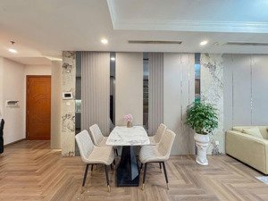 bán căn p8-12 80m², 2 ngủ full đồ đẹp, cửa tây ban công bắc, giá 11,2 tỷ