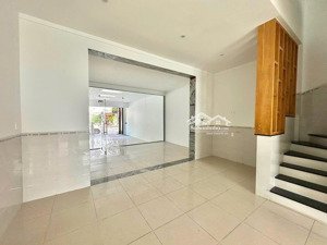 cho thuê nhà mặt phố huỳnh văn lũy, 25 triệu, 120m2, 4pn, 3wc, thủ dầu một, bình dương