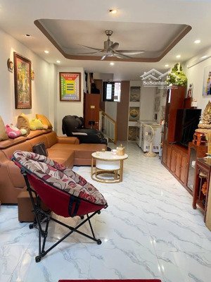 tây hồ -an dương vương-dân xây-thoáng-36 m-3 ngủ đủ công năng- nhà đẹp -mới- nội thất lung linh-