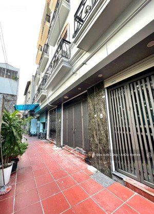 bán nhà 4 tầng mới tinh trung tâm trâu quỳ, thiết kế hiện đại, giá chỉ 5,x hàng hiếm