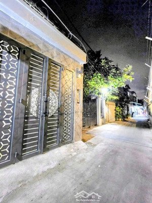 bán nhà sổ hồng riêng. hẻm.48. đặng nhữ lâm xã nhà bè - giá bán 3 tỷ 100 triệu bớt lộc.
- diện tíc