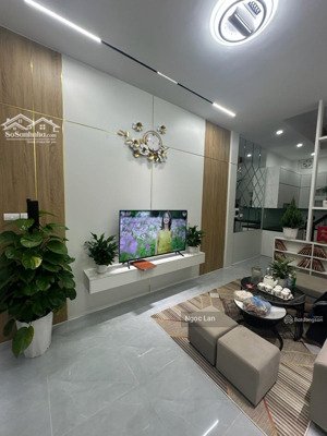 bán nhà phố tây sơn 35 m x 5 tầng sổ đỏ nở hậu - 5 ngủ mặt ngõ thẳng tắp gần phố lô góc thoáng .