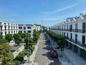 shophouse 60m2 gần 8 tòa chung cư 3,6 tỷ đóng tiền đất trước đòn bẩy cho nhà đt tại flora avenue