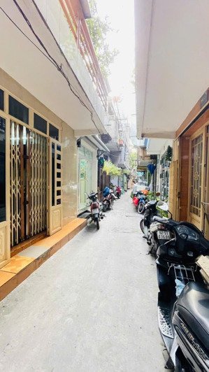 nhà đẹp 3 tầng ngay lý thái tổ, full nội thất, giá bán chỉ 4,88 tỷ thương lượng. liên hệ 