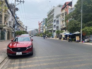 cho thuê nhà khu bình phú, mt đường số 26, dt 4.5 x 25m, 2.5 tấm, giá 26 triệu/tháng.