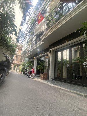 chính chủ cần bán gấp nhà nguyễn văn cừ dt 50m2, 5 tầng, mt4.1m, tặng nội thất, ô tô vào nhà