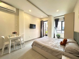 cam kết như hình, căn hộ ban công, máy giặt riêng, ngay tại phan xích long, giáp q1, q3