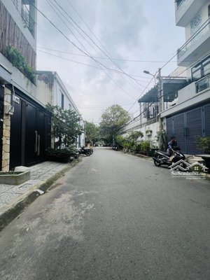 phạm văn chiêu gò vấp 64m2 giá chỉ 8 kết cấu: 1 trệt, 3 lầu, sân thượng, 4 phòng ngủ, 5 wc full cô