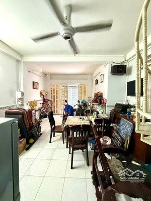 hẻm thẳng, ô tô vios ngủ trong nhà, cách mặt tiền huỳnh tấn phát 20m vừa ở vừa cho thuê.