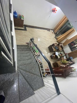 nhà 3 tầng 40m2 phúc thịnh, nhỏ tiền, gần vin - cách cầu nhật tân 20 phút