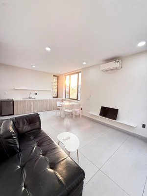 cho thuê căn hộ 2 phòng ngủ 80m2_mới 100% ban công thoáng ngay nguyễn xí, bình thạnh. an ninh tốt.