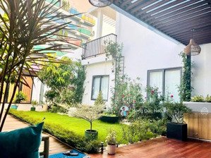 bán nhà mt ngay quốc hương, thảo điền, quận 2. dt: 11 x 27m. xd: hầm - 7 tầng. giá bán: 88 tỷ