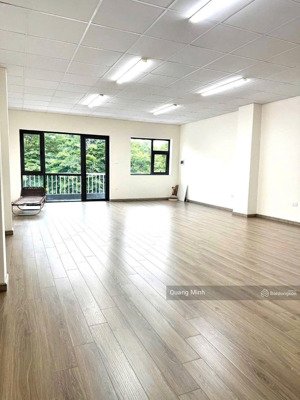 cho thuê biệt thự số 30a ngõ 6 trần kim xuyến. dt: 170m2 x 4t.mt: 10m.