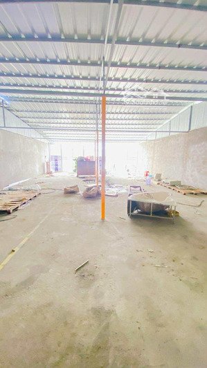 cho thuê kho 200 m2 kế quốc lộ 1a giá 10 triệu