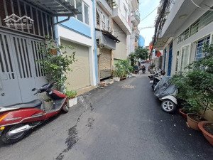 quận 3, gần bệnh viện từ dũ, lý thái tổ, nhà 3 tầng, ( 3.8 x 10 ), hẻm thông 4m, nhỉnh 7 tỷ