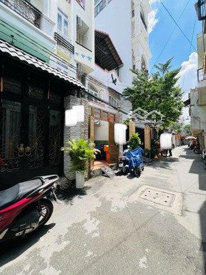 quận 10, gần vạn hạnh mall, ba tháng hai, nhà 5 tầng, dt 40m2, nhỉnh 8 tỷ