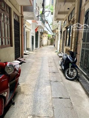 bán toà ccmn lô góc, 60m2x7 tầng, thang máy, phố thái thịnh.16p full nội thất. giá 18,5tỷ. sổ vuông