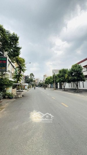 tặng full nội thất,nhà 4 lầu,nở hậu tài lộc ngay ngã tư 4 xã.bình tân.